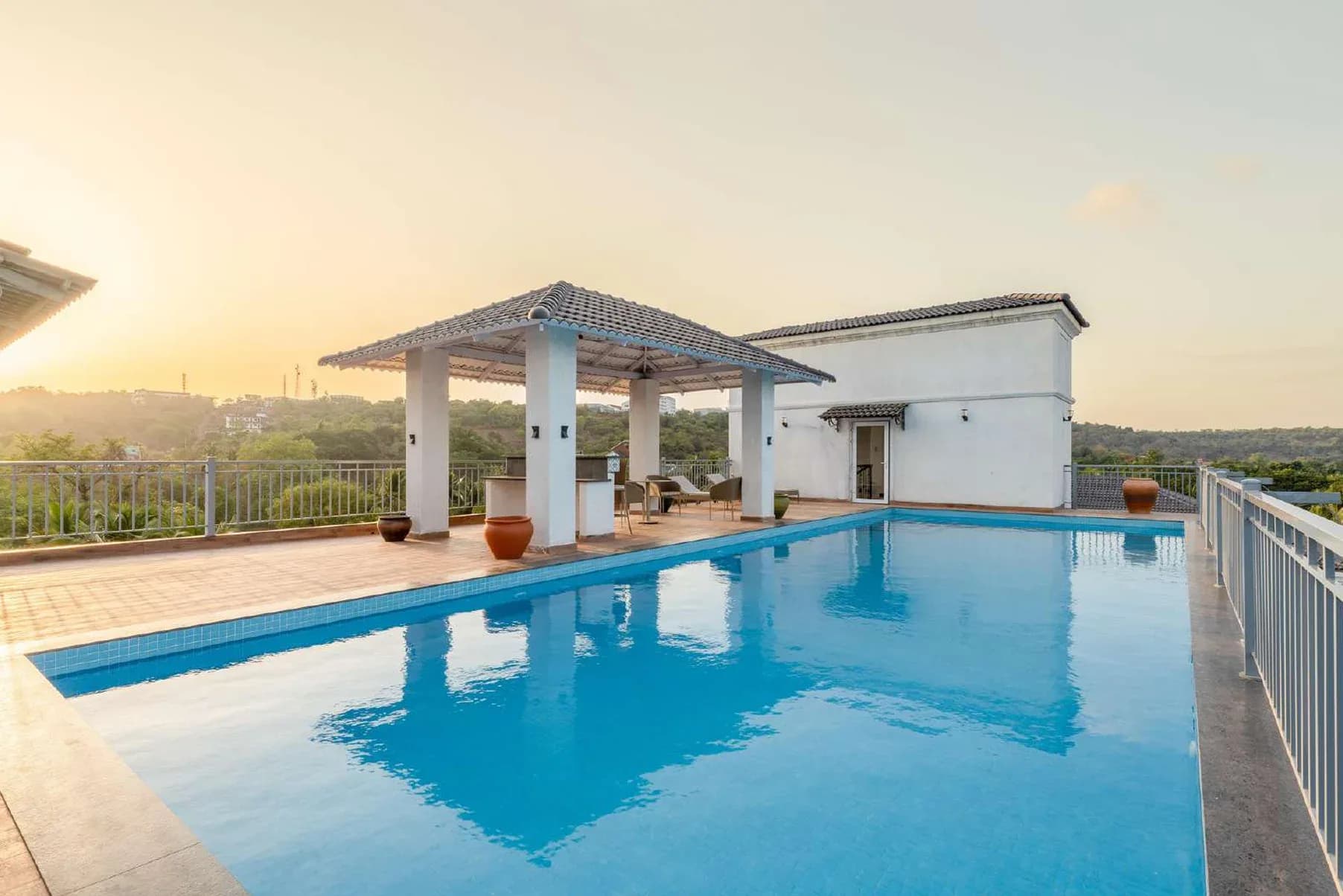 1BHK Shared Pool Apartment for up to 3 Guests in Pilerne, Goa - Pilerne, Goa