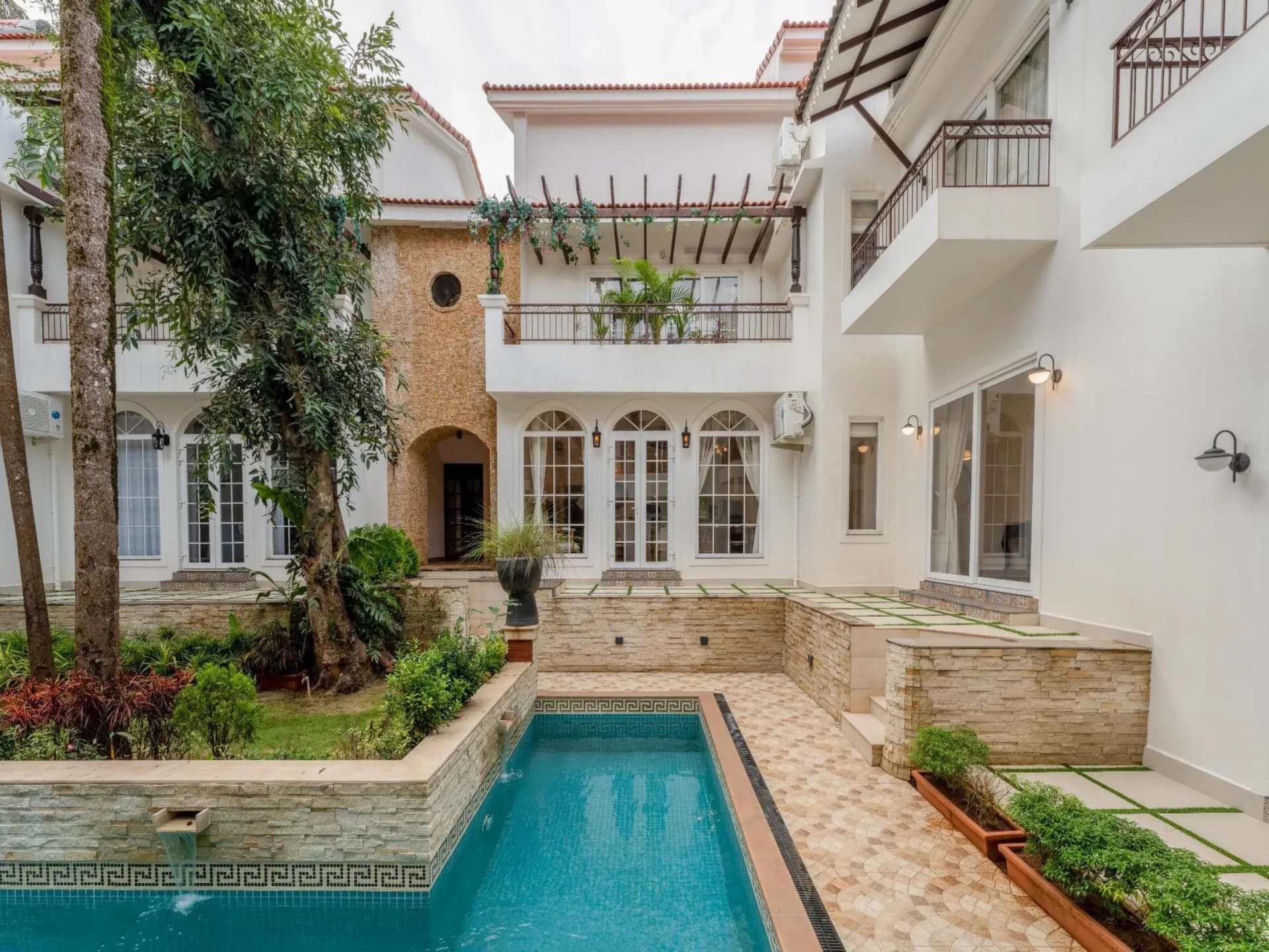 3BHK Shared Pool Stay for up to 9 Guests in Assagao, Goa - Assagao, Goa