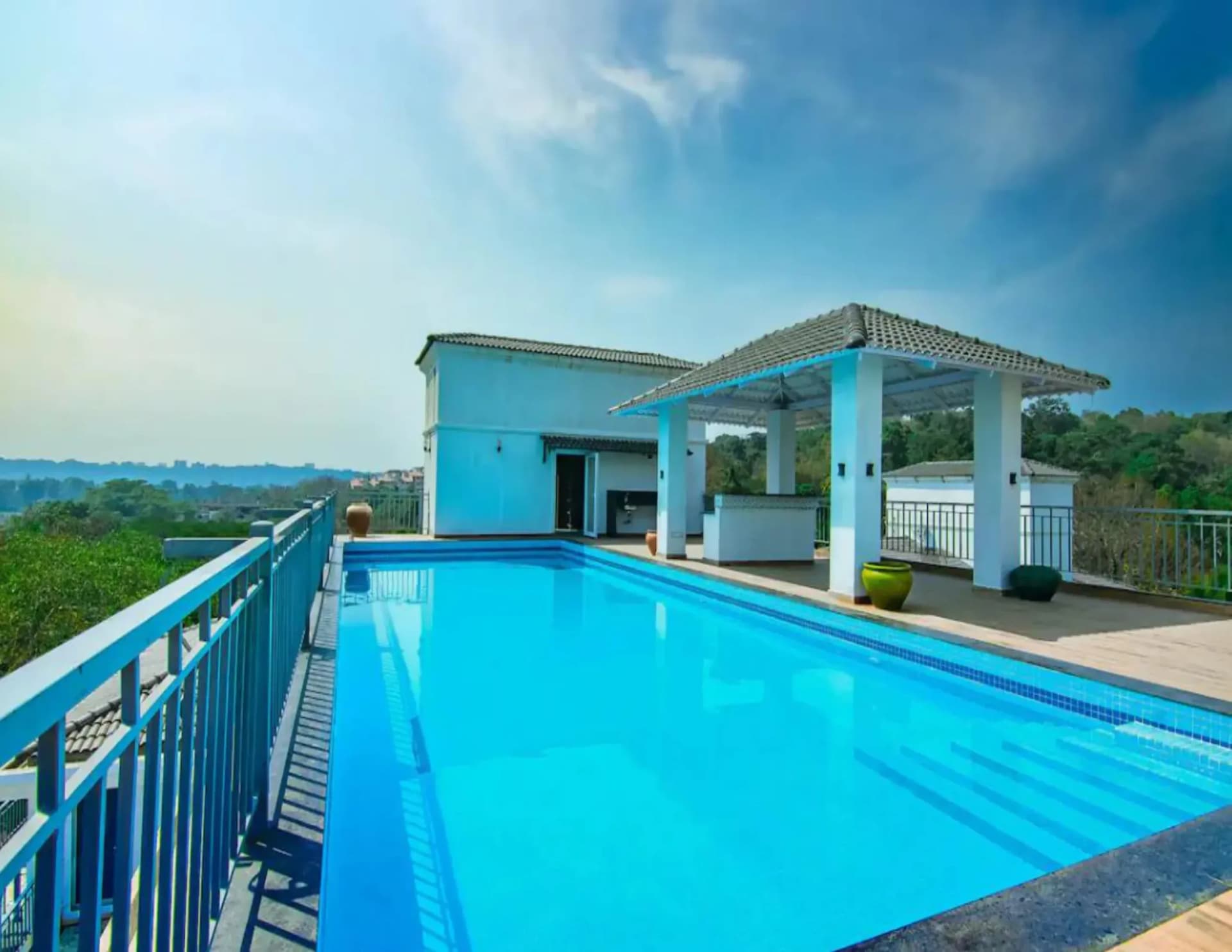 3BHK Shared Pool Stay for up to 7 Guests in Candolim, Goa - Candolim, Goa